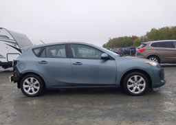 2013 MAZDA 3 I