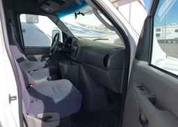 2004 FORD ECONOLINE E450 SUPER DUTY CUTWY VAN