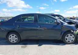 2011 TOYOTA YARIS