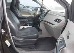 2012 TOYOTA SIENNA SE 8 PASSENGER
