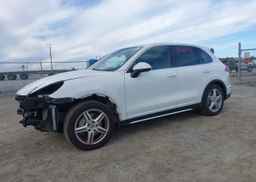 2017 PORSCHE CAYENNE S