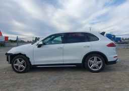 2017 PORSCHE CAYENNE S