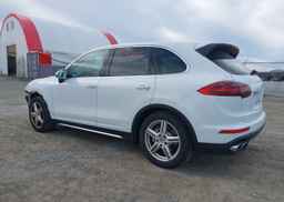 2017 PORSCHE CAYENNE S