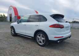 2017 PORSCHE CAYENNE S