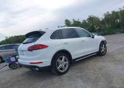 2017 PORSCHE CAYENNE S