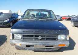 1990 NISSAN D21 KING CAB
