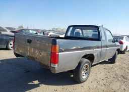 1990 NISSAN D21 KING CAB
