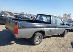 1990 NISSAN D21 KING CAB
