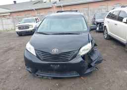 2011 TOYOTA SIENNA