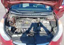 2013 HYUNDAI ELANTRA GL