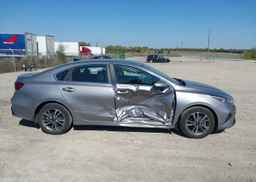 2023 KIA FORTE EX