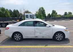 2011 TOYOTA CAMRY SE