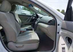 2011 TOYOTA CAMRY SE