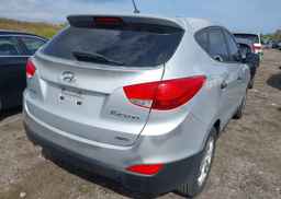 2013 HYUNDAI TUCSON GL