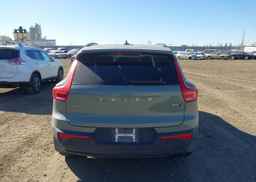 2024 VOLVO XC40 B5 CORE BRIGHT THEME