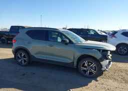 2024 VOLVO XC40 B5 CORE BRIGHT THEME