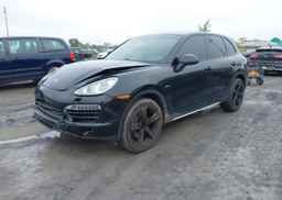 2013 PORSCHE CAYENNE