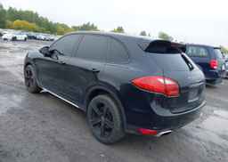 2013 PORSCHE CAYENNE