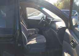 2012 KIA SEDONA LX