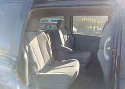 2012 KIA SEDONA LX