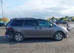 2015 TOYOTA SIENNA 7 PASSENGER