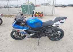 2023 SUZUKI GSX-R750