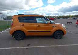 2011 KIA SOUL +