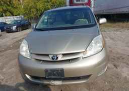 2009 TOYOTA SIENNA CE