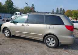 2009 TOYOTA SIENNA CE