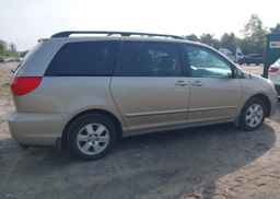 2009 TOYOTA SIENNA CE