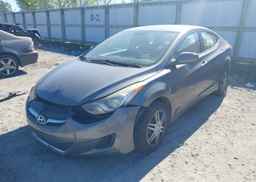 2013 HYUNDAI ELANTRA GL