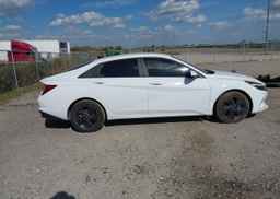 2022 HYUNDAI ELANTRA
