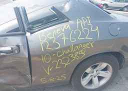 2010 DODGE CHALLENGER SE