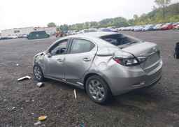 2016 TOYOTA YARIS