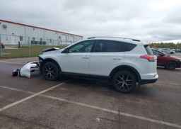 2018 TOYOTA RAV4 SE