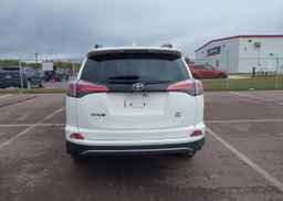 2018 TOYOTA RAV4 SE