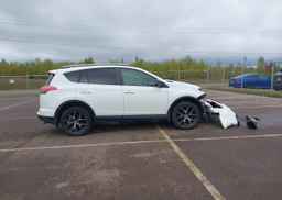 2018 TOYOTA RAV4 SE