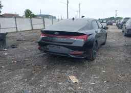 2022 HYUNDAI ELANTRA PREFERRED IVT WITH SUN AND TECH PACKAGE