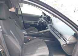 2022 HYUNDAI ELANTRA PREFERRED IVT WITH SUN AND TECH PACKAGE