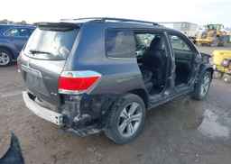 2011 TOYOTA HIGHLANDER SE