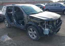2011 TOYOTA HIGHLANDER SE