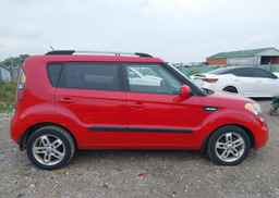 2011 KIA SOUL +