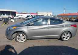 2013 HYUNDAI ELANTRA GL