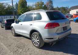 2013 VOLKSWAGEN TOUAREG