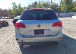 2013 VOLKSWAGEN TOUAREG