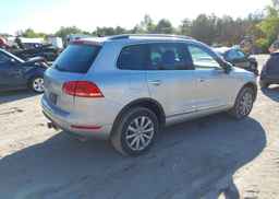 2013 VOLKSWAGEN TOUAREG