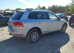 2013 VOLKSWAGEN TOUAREG