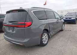 2022 CHRYSLER PACIFICA TOURING-L