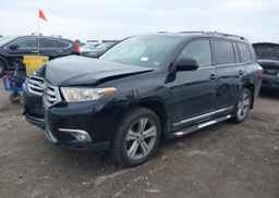 2011 TOYOTA HIGHLANDER SE