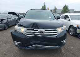 2011 TOYOTA HIGHLANDER SE